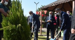 TARSUS Belediye Başkanı Dr. Haluk BOZDOĞAN 23 NİSAN ULUSAL EGEMENLİK VE ÇOCUK BAYRAMI TÖRENİNE KATILDI  Tarsus Belediye Başkanı BOZDOĞAN’IN Devlet Kurum Amirleriyle Uyumu Gözlerden Kaçmıyor. Kaymakam Kadir Sertel OTÇU ve Belediye Başkanı Dr. Haluk BOZDOĞAN Çok UYUMLU İşler Yapıyorlar