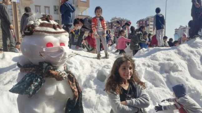 TARSUS CHP İlçe Örgütü Çocuklarımıza Müzikli KAR Etkinliği Düzenledi