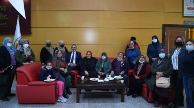 TARSUS Belediyesi ÜRETİCİLERE, “Tarımsal Üretimde Akıllı Gübreleme ve Sulama” Konulu Seminer Verdi