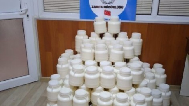 TARSUS Belediyesi ZABITA EKİPLERİ Halk Sağlığına ZARARLI 447 Kg BİDON PEYNİR Ele Geçirdi