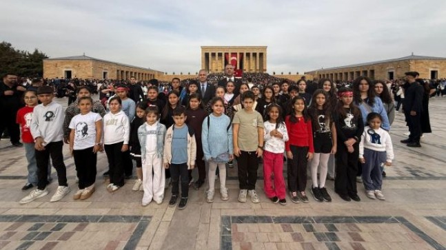 Tarsus CHP Köy Çocuklarımızı Atamızın Huzuruna Götürdü