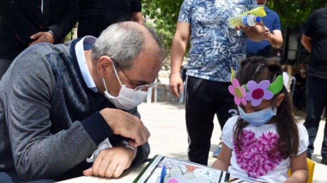 TARSUS Belediye Başkanı Dr. Haluk BOZDOĞAN’dan KIRSAL KESİM Çocuklarına BİR YENİ HİZMET Daha – KÖYLERDE MİNİKLERİN YÜZÜ GÜLÜYOR