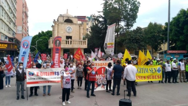 EĞİTİM İŞ Tarsus Şube Başkanı Yunus KARAMIK; “BU 1 MAYIS`I EMEĞİN ONURUNU KURTARMANIN MİLADI YAPALIM!” dedi. 1 Mayıs Tarsus’ta Buruk Kutlandı.  