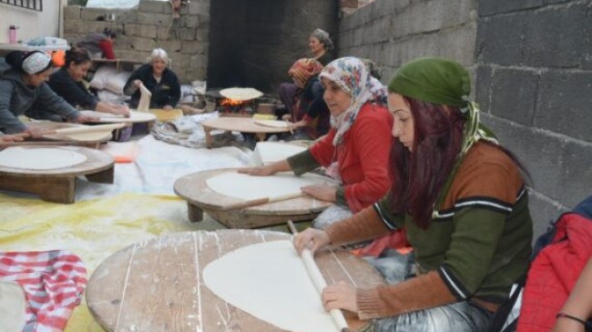 CHP Tarsus İlçe Kadın Kolları Başkanı Belda BOROĞLU; “AKP Dayanışmamızdan Güçlü Değil”.