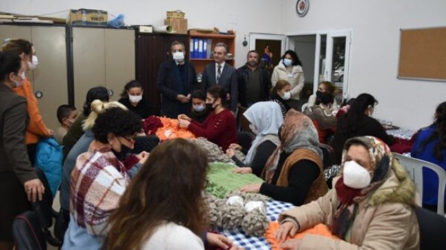 TARSUS Belediyesi’nin Örnek Dayanışma Atölyesinde İlmek İlmek SEVGİ Ördüler