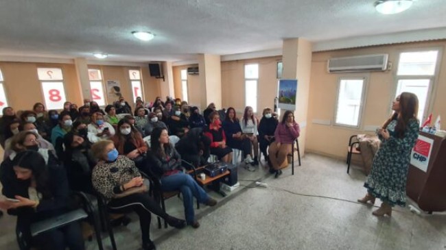 CHP Tarsus Kadın Kolları, “ŞİDDETE KARŞI DUR, YAŞAMI DEĞİŞTİR” Semineri Verdi