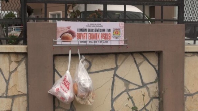 TARSUS Belediyesinden BİR YENİ HİZMET Daha – Tarsus Belediye Başkanı Dr. Haluk BOZDOĞAN TARSUS’ta YAPILMAYAN İŞLERİ YAPMAYA Devam Ediyor – TARSUS’ta BAYAT EKMEK ASKILARDA TOPLANACAK EKMEKLER PATİLİ DOSTLAR İÇİN MAMA OLACAK