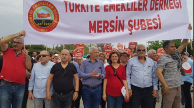 Türkiye Emekliler Derneği MERSİN Şube Başkanı Cemal AKBUDAK; 1 Mayıs İŞÇİ ve DAYANIŞMA Gününü KUTLADI