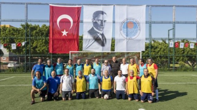 SPOR’a Önem Veren MERSİN Büyükşehir Belediye Başkanı Vahap SEÇER; 19 MAYIS’ta DOSTLUK İçin FUTBOL MÜSABAKALARI Düzenletti