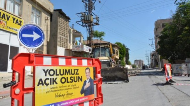 MERSİN Büyükşehir TARSUS Kent Merkezindeki ŞELALE’ye Uzanan İSTİKLAL CADDESİ’ni Yeniliyor