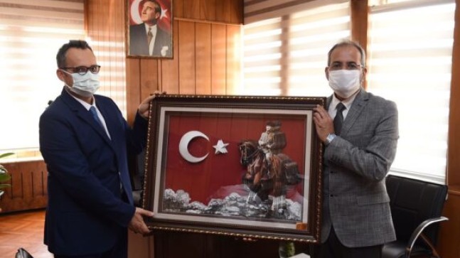 TARSUS Belediye Başkanı Dr. Haluk BOZDOĞAN Tarsus’un Mülki Amirlerini Zaman Buldukça Ziyaret Ediyor