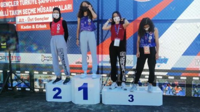 TARSUS Belediyesi Sporcularından Hümeyra KARA Türkiye Muay Thai Gençler Türkiye Şampiyonasında 1. Oldu.