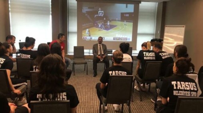 TARSUS Belediye Başkanı Dr. Haluk BOZDOĞAN; Tarsus Belediyesi KADINLAR Basketbol Takımıyla Uzun Sohbetler Edip Moral Verdi