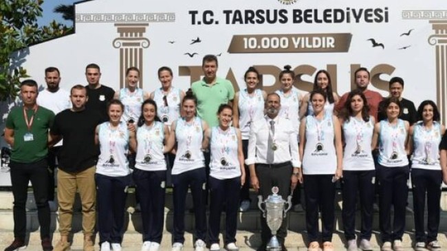 Tarsus Belediyesi KADIN Basketbol Takımı TARSUS Belediye Başkanı Dr. Haluk BOZDOĞAN’ı Ziyaret Etti