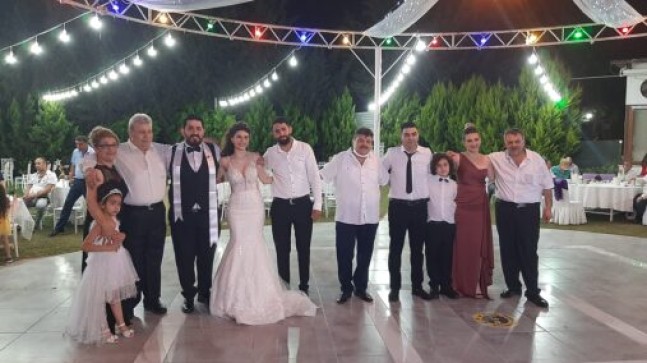 ŞAFAK’TAN DOĞAN GÜZELLİK Ebru Hanım EVLENDİ  & USLAN ve ZORBAKIR Aileleri Evlatlarını Evlendirdi