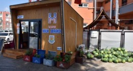 TARSUS Belediye Başkanı Dr. Haluk BOZDOĞAN, Tarlada Kalan 15 BİN TON KARPUZU Alıp Yoksul Vatandaşlara Ücretsiz Dağıttı