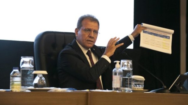 MERSİN Büyükşehir Belediye Başkanı Vahap SEÇER Meclis Toplantısında; Benim Önümü Açın, Bu İşin TÜRKÇESİ Bu Arkadaşlar, Planların Mersin İçin Hayati Önem Taşıdığı Bilinciyle Hareket Ediyoruz…” diyerek Borçlanmayla İlgili Konuştu.