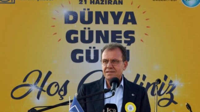 MERSİN Büyükşehir Belediye Başkanı Vahap SEÇER; “GÜNEŞ ENERJİSİ KONUSUNDA ÖNEMLİ ÇALIŞMALAR YAPIYORUZ”.