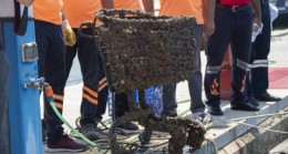 Mersin Büyükşehir Belediyesi, Çevre Haftasında MAVİ BAYRAKLI Tek Tesis Olan MARİNA’da Temizlik Yaptı