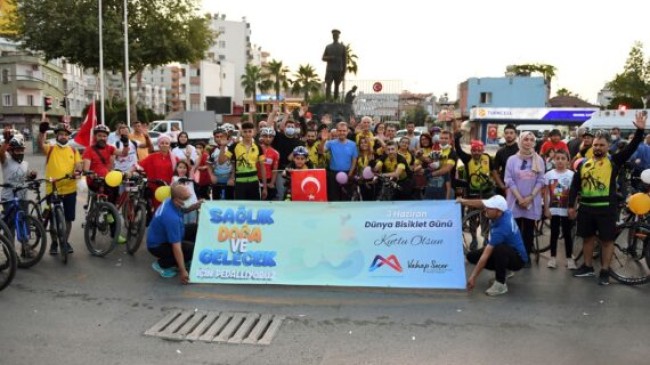 MERSİN Büyükşehir Belediye Başkanı Vahap SEÇER, TARSUS’taki BİSİKLET TURU Etkinliğine Katıldı, PEDALLAR DOĞA ve SAĞLIK İçin Çevrildi