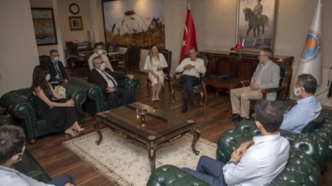 ULUSLARARASI GÖÇ ÖRGÜTÜ HEYETİ, MERSİN Büyükşehir Belediye Başkanı Vahap SEÇER’i Ziyaret Etti