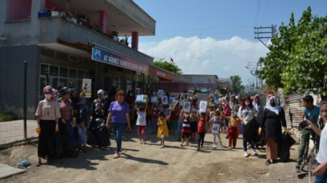 Mersin Büyükşehir Belediyesi Kadın ve Aile Hizmetleri Dairesi Başkanlığı Tarsus’un Günyurdu Mahallesi Atrgirmez Mevkiinde Kadın ve Çocuk Atölyesinde Çevre Etkinliği Düzenledi