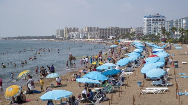MERSİN Büyükşehir’in Plajlarına Tatilci Akını, Dileriz Önceki Yıllar Gibi Akşam 17.00’de HALK Şezlonglardan Kaldırılmaz!