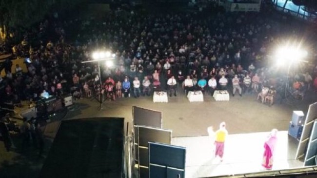 Tarsus Belediye Başkanı Dr. Haluk BOZDOĞAN’ın; 16 Gece 16 Mahallede Düzenlediği Tiyatro Akşamlarına Yoğun Katılım