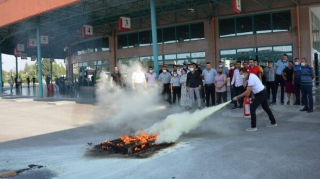 MERSİN Büyükşehir Belediyesi İtfaiye Ekibi TAŞTİ Personeline Yangın Eğitimi Verdi
