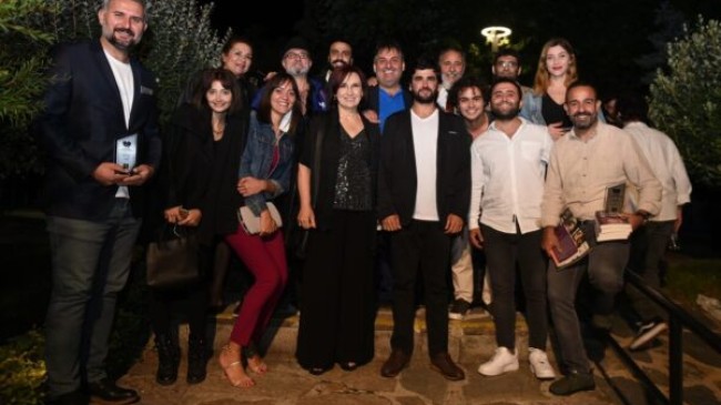 8. Yeni Tiyatro Dergisi Emek ve Başarı Ödüllerinin 4’nü Tarsus Belediyesi Şehir Tiyatrosu Ekibi Aldı