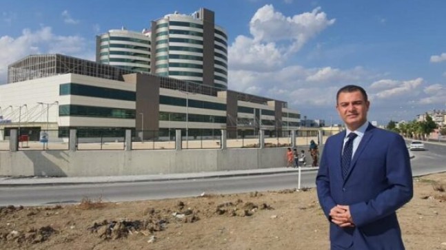 TARSUS CHP İlçe Başkanı Av. Ozan VARAL, YENİ DEVLET Hastanesinin Zemininde ÇÖKME İddiasının Araştırılmamasını Gündeme Taşıdı