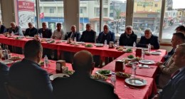Tarsus Kaymakamı Kadir Sertel OTCU, Tarsus’ta Meslek Odaları Başkanları ile Öğle Yemeği Yedi