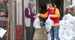 MERSİN Büyükşehir Belediyesi KARLA Kaplı Köylerde EKMEK ve SÜT Dağıtıyor