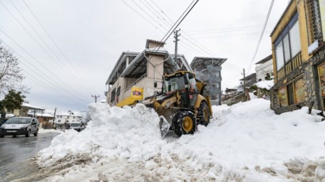 MERSİN Büyükşehir Belediyesi, KENTİN YÜKSEK KESİMLERİNİ KAR ESARETİNDEN KURTARIYOR