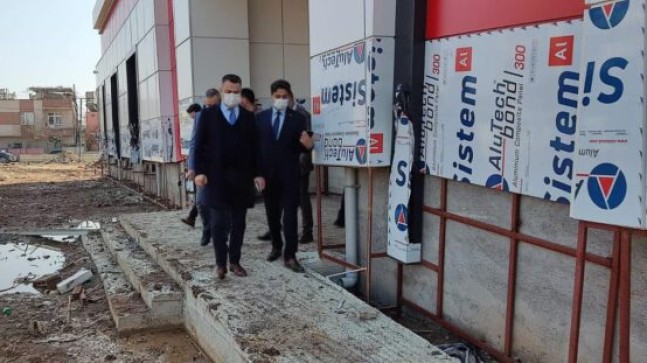 TARSUS Kaymakamı Kadir Sertel OTCU, Yapımı Devam Eden Kitap Kafe’yi İnceledi