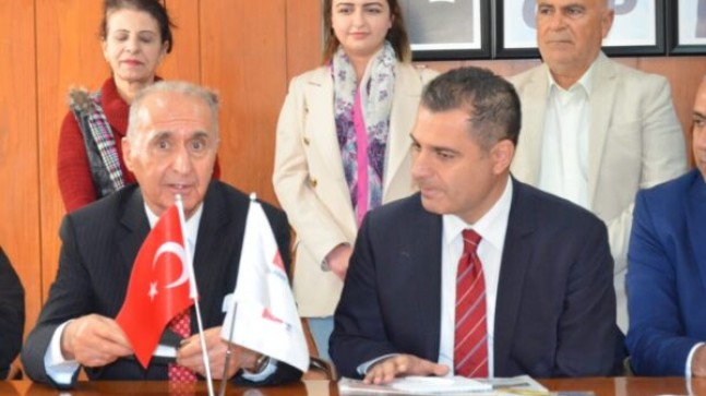 CHP Eski Genel Başkanı Hikmet ÇETİN, CHP Tarsus İlçe Örgütünü Ziyaret Etti