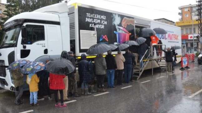 MERSİN Büyükşehir’in MOBİL TIRI YENİCE’DE