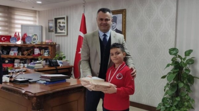 TARSUS Kaymakamı OTÇU, Uluslararası Matematik 1.’sine Ödül Verdi