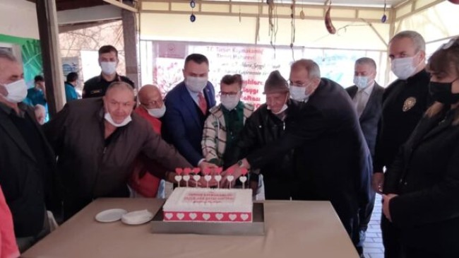 TARSUS Protokolü Yaşlılara Saygı Haftasında Tarsus Huzurevinde Yaşlıları Ziyaret Ettiler
