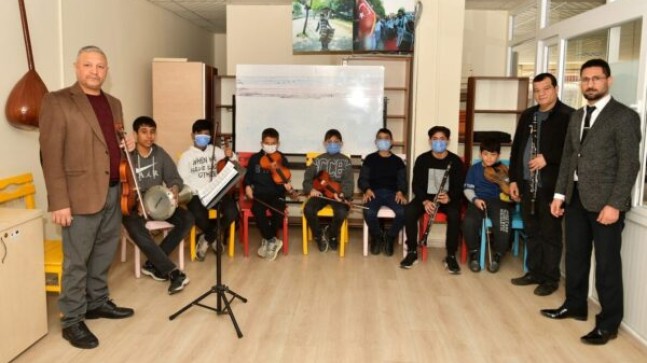 MERSİN Büyükşehir, ROMAN Çocuklara Her Branşta ve Sanatta Eğitim Veriyor