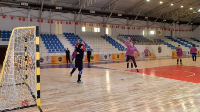 MERSİN Büyükşehir KADIN HENTBOLCULARI Bu Sezon 16 MAÇIN 14’ünü ALDI