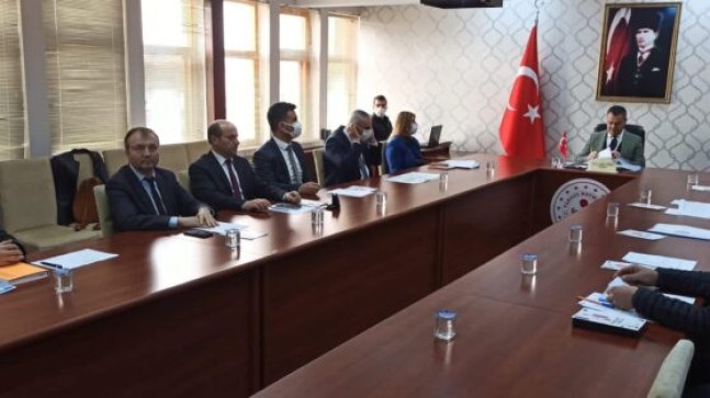 TARSUS Kaymakamı Kadir Sertel OTÇU Öncülüğünde “Kadına Yönelik Şiddetle Mücadele Komisyonu” Toplandı