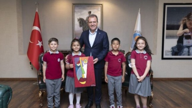 MERSİN Büyükşehir Belediye Başkanı Vahap SEÇER; “Dünyada Çocuklara Armağan Edilmiş Başka Bir Bayram Yok”