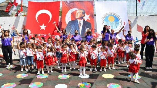 MERSİN Büyükşehir Münir ÖZKUL Kreşinde 23 Nisan Coşkusu