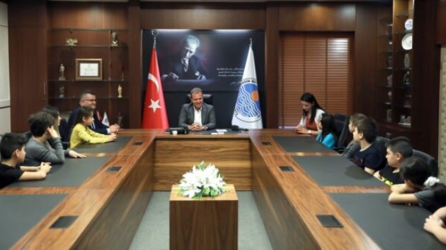 ÇOCUKLAR Sordu, Vahap SEÇER Yanıtladı