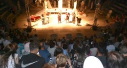 TARSUS Belediyesi ŞEHİR Tiyatrosu İZMİR’DE “EZOP”‘U Oynadı