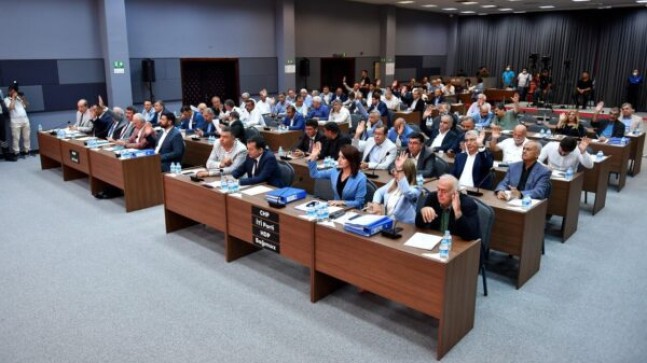 Vahap SEÇER; “Kentin Doğu Girişi Mersin’e Yakışmayacak Düzeyde”