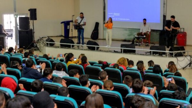 MERSİN Büyükşehir’in Tarsus’taki LGS Kursu Öğrencilerine Motivasyon Etkinliği Yapıldı