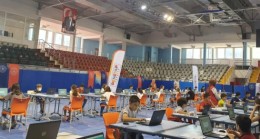 TARSUS Kaymakamı Kadir Sertel OTCU, Tarsus Kapalı Spor Salonunda “Debe yap Atölyelerinde” Öğrencileri Ziyaret Etti
