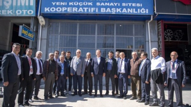 Vahap SEÇER VAN’DA İş Dünyasıyla Buluştu